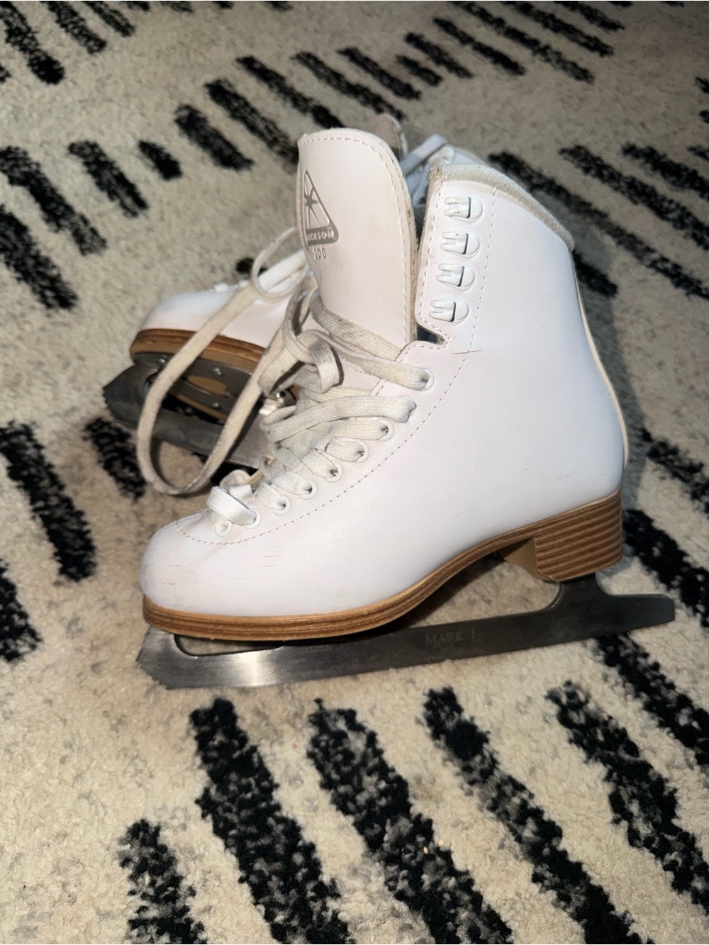 Girls size 4 Jackson Ice skates